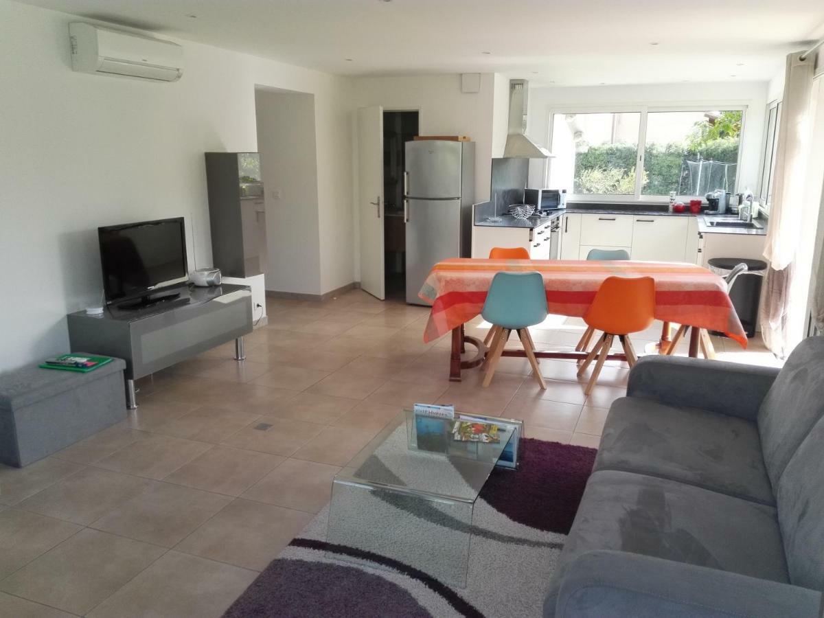 Appartamento Au domaine de Léa Hyères Esterno foto